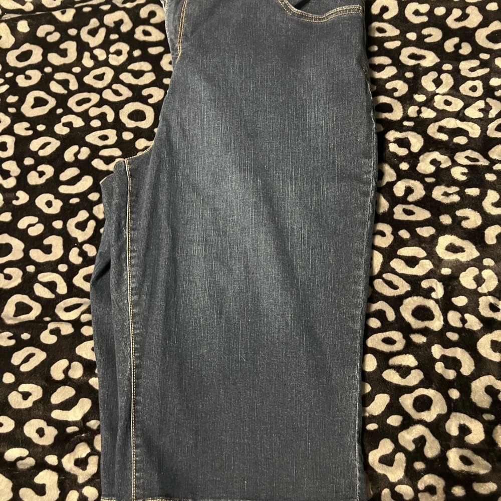 Stylish Dark Blue Jeans capris